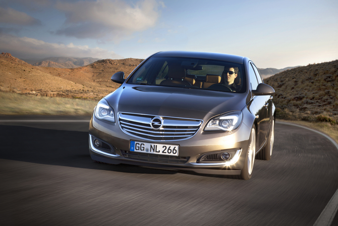 Opel Insignia 2.0 Direct Injection Turbo Opel Insignia 2.0 Direct Injection Turbo