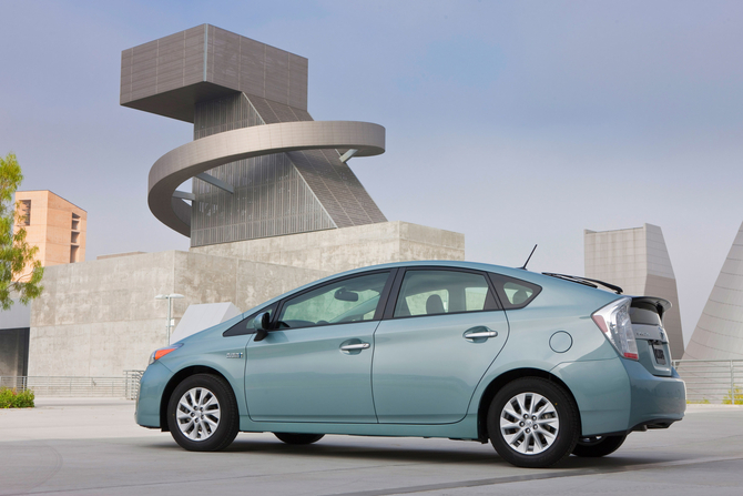 Toyota Introduces 5 New Cars in US with 44mpg Average Economy Toyota Introduces 5 New Cars in US with 44mpg Average Economy