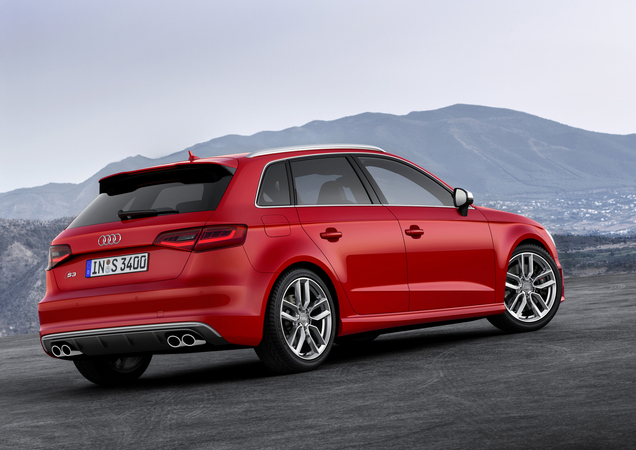 Le 2.0 TFSI se contente en moyenne de 6,9 l aux 100 km Le 2.0 TFSI se contente en moyenne de 6,9 l aux 100 km