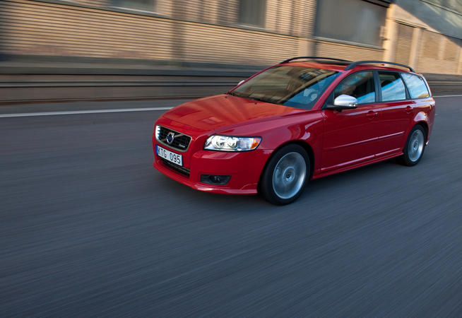 Volvo V50 1.6D DRIVe Start/Stop R-Design Volvo V50 1.6D DRIVe Start/Stop R-Design