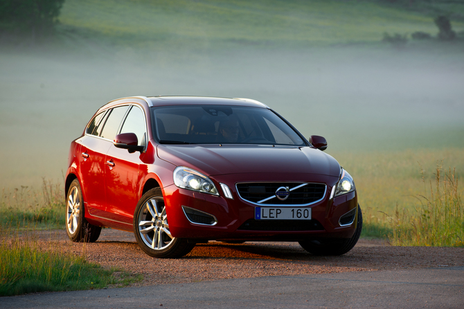 Volvo V60 D3 Start/Stop Summum Volvo V60 D3 Start/Stop Summum
