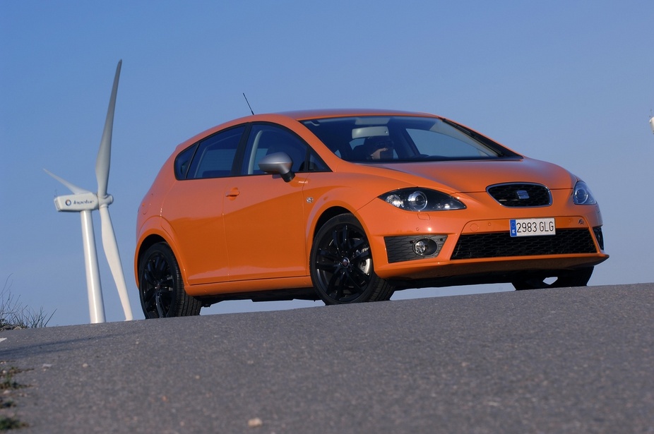 photo courtesy of: Seat. Seat Leon 1.9 TDI 105cv DPF Sport DSG (09)