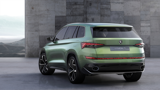 The concept is equipped with a hybrid powertrain that combines a 1.4-liter petrol engine with 156hp and two electric engines The concept is equipped with a hybrid powertrain that combines a 1.4-liter petrol engine with 156hp and two electric engines