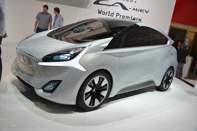 Mitsubishi CA-MiEV pretende ser uma evolução do que a Mitsubishi começou com o i-MiEV Mitsubishi CA-MiEV pretende ser uma evolução do que a Mitsubishi começou com o i-MiEV