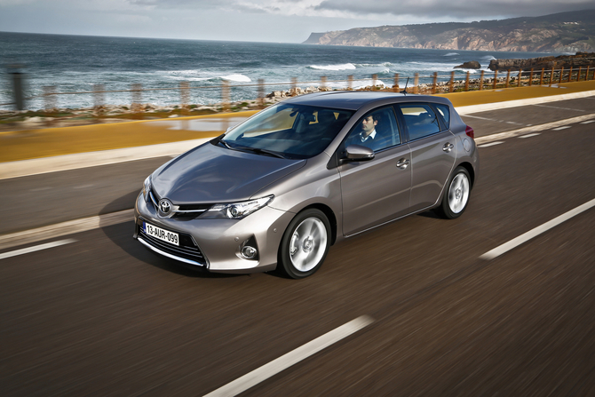 Toyota Auris 2.0 D-4D Toyota Auris 2.0 D-4D