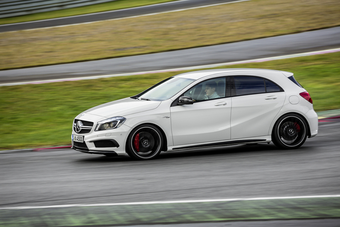 It has a 250km/h electronically controlled top speed It has a 250km/h electronically controlled top speed