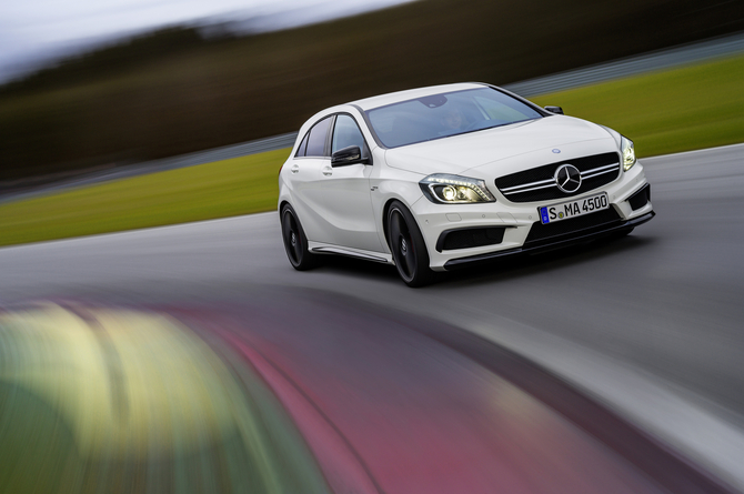 Versão está equipada com um motor 2.0 turbo de quatro cilindros com 355cv Versão está equipada com um motor 2.0 turbo de quatro cilindros com 355cv