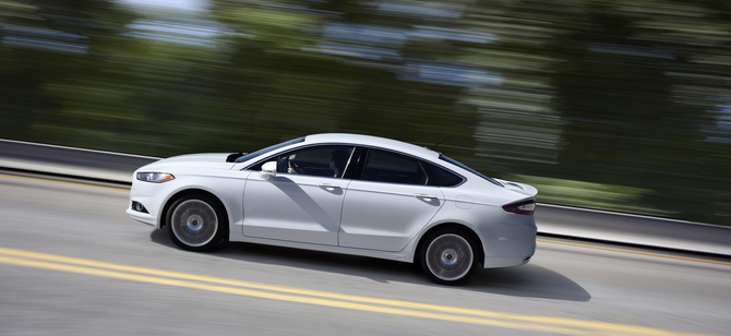 New Ford Fusion: first gasoline, hybrid and plug-in hybrid sedan New Ford Fusion: first gasoline, hybrid and plug-in hybrid sedan