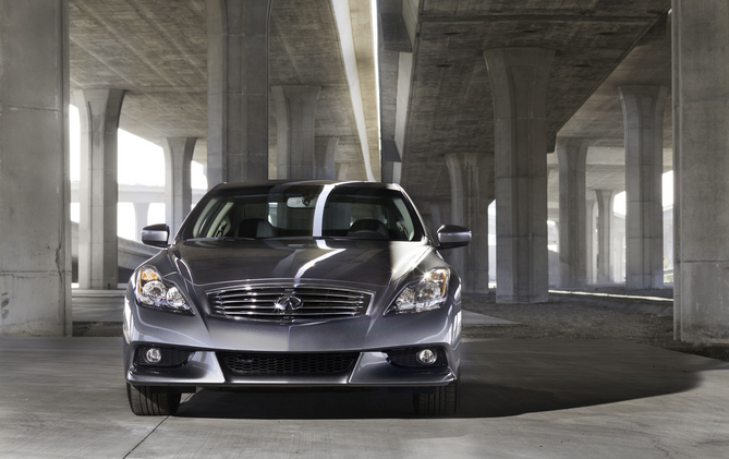 IPL adds a deeper front bumper and 19in wheels to the G Series IPL adds a deeper front bumper and 19in wheels to the G Series