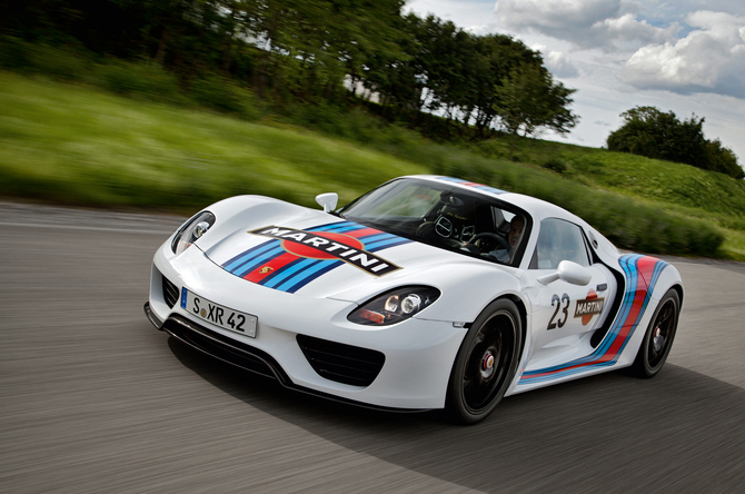 The new deal allows Porsche to use the livery on its cars The new deal allows Porsche to use the livery on its cars