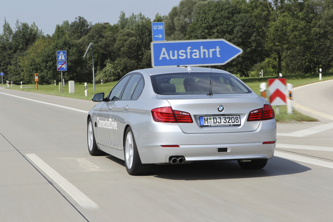 BMW strives to automate driving BMW strives to automate driving