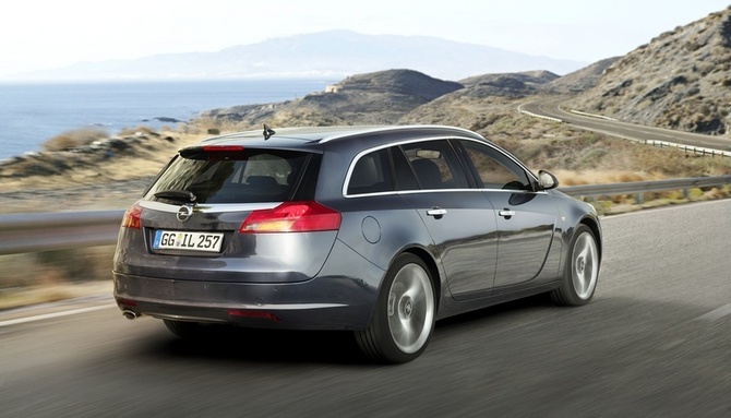 Opel Insignia Sports Tourer 2.0 CDTI BiTurbo ECOTEC Opel Insignia Sports Tourer 2.0 CDTI BiTurbo ECOTEC
