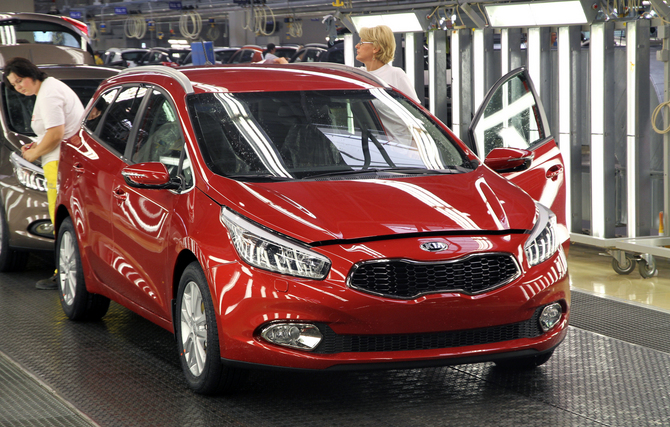 The Kia Cee'd Sportswagon has entered production at its Zillna factory The Kia Cee'd Sportswagon has entered production at its Zillna factory