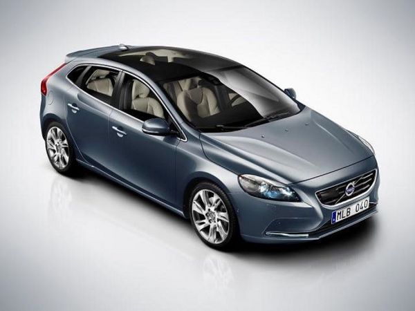 Volvo V40 Images Revealed Ahead of Geneva Volvo V40 Images Revealed Ahead of Geneva