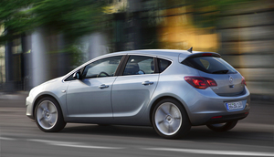 Opel Astra 1.6 Turbo Cosmo 10