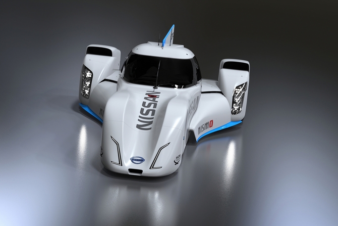 The powertrain is selectable on the steering wheel The powertrain is selectable on the steering wheel