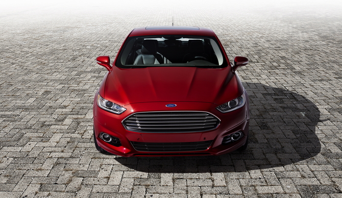 New Ford Fusion: first gasoline, hybrid and plug-in hybrid sedan New Ford Fusion: first gasoline, hybrid and plug-in hybrid sedan