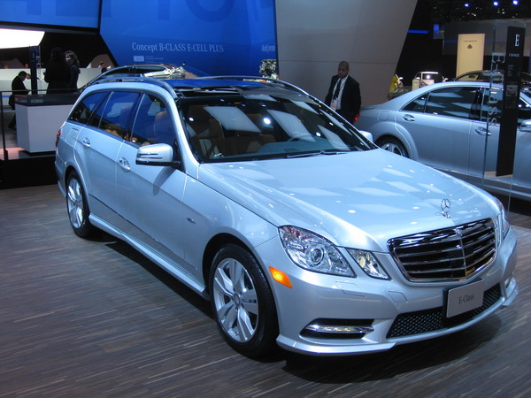 Mercedes-Benz E 250 BlueEfficiency T-Modell 7G-Tronic Mercedes-Benz E 250 BlueEfficiency T-Modell 7G-Tronic