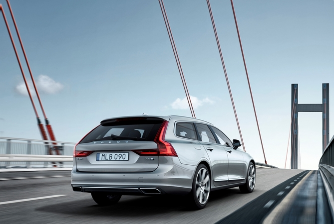 Volvo V90 T8 Twin Engine Volvo V90 T8 Twin Engine