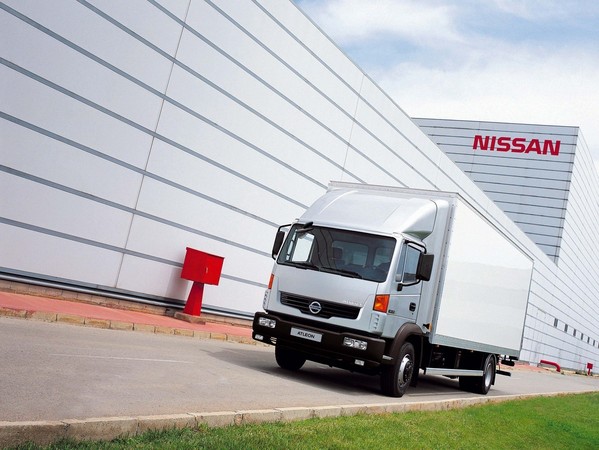 Nissan Atleon 35H.15/4 Base Nissan Atleon 35H.15/4 Base