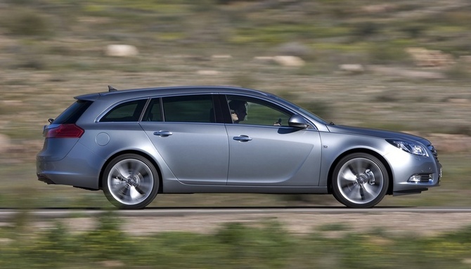 Opel Insignia Sports Tourer 2.0 Turbo ECOTEC Automatic Opel Insignia Sports Tourer 2.0 Turbo ECOTEC Automatic