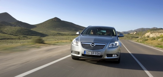 Opel Insignia Sports Tourer 2.0 Turbo ECOTEC AWD Automatic Opel Insignia Sports Tourer 2.0 Turbo ECOTEC AWD Automatic