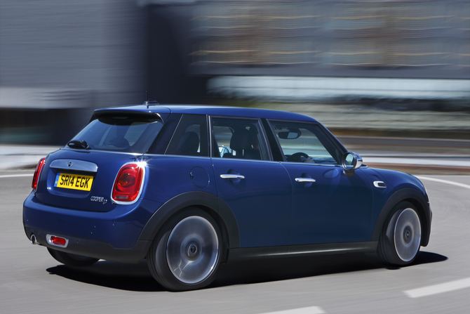 MINI (BMW) Cooper D Automatic MINI (BMW) Cooper D Automatic