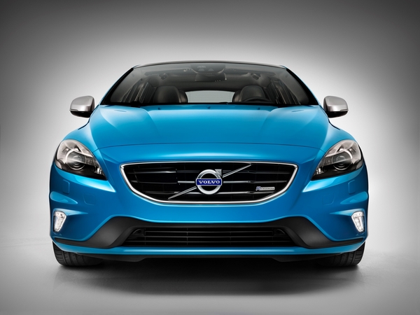 Volvo V40 D4 R-Design Summum Geartronic Volvo V40 D4 R-Design Summum Geartronic