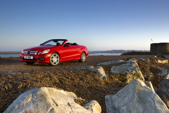 Mercedes-Benz E 200 BlueEfficiency Cabriolet Avantgarde Mercedes-Benz E 200 BlueEfficiency Cabriolet Avantgarde