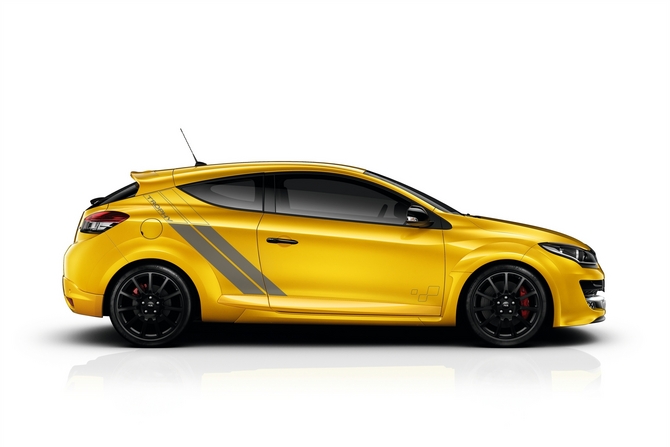 The new Mégane R.S. 275 Trophy is based on Renault's Cup chassis and includes a series limited slip differential The new Mégane R.S. 275 Trophy is based on Renault's Cup chassis and includes a series limited slip differential