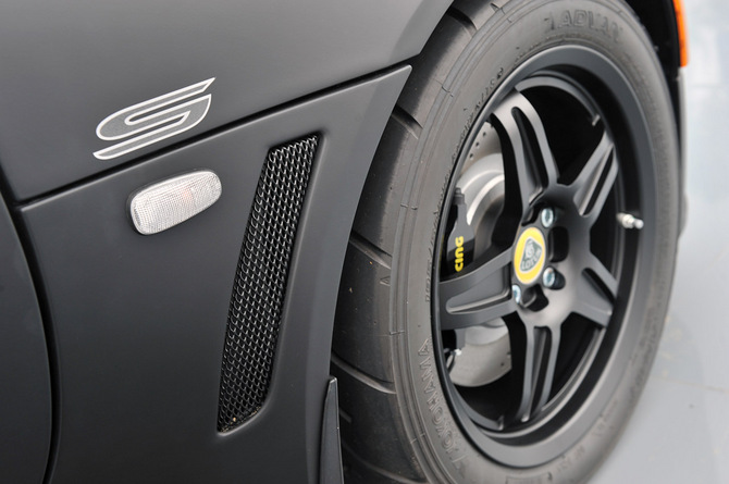 Lotus Exige Matte Black Final Edition makes stealthy debut Lotus Exige Matte Black Final Edition makes stealthy debut