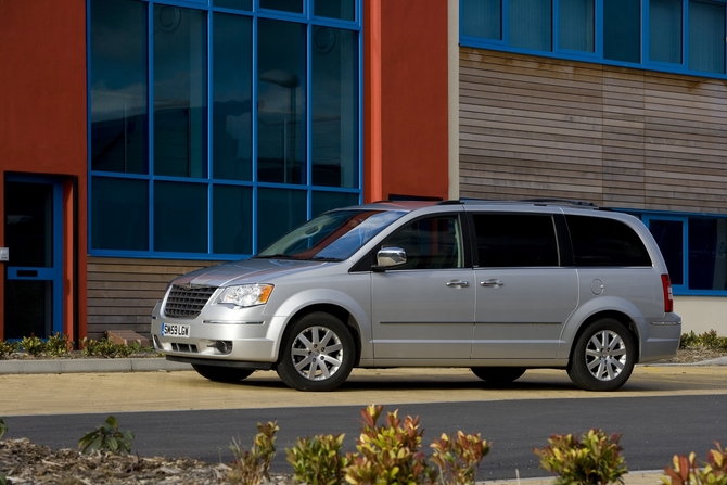 Chrysler Grand Voyager 2.8 CRD Limited Chrysler Grand Voyager 2.8 CRD Limited