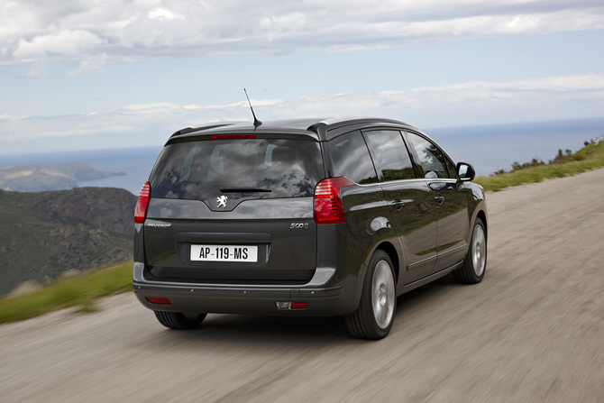 Peugeot 5008 1.6 VTi Sport Peugeot 5008 1.6 VTi Sport