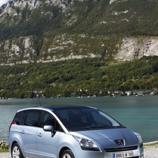 Peugeot 5008 Sport 1.6 HDi 112 CVM6 Peugeot 5008 Sport 1.6 HDi 112 CVM6