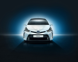 Regarding the design Toyota reshaped the front of the Prius+ further linking it to the rest of the brand model range