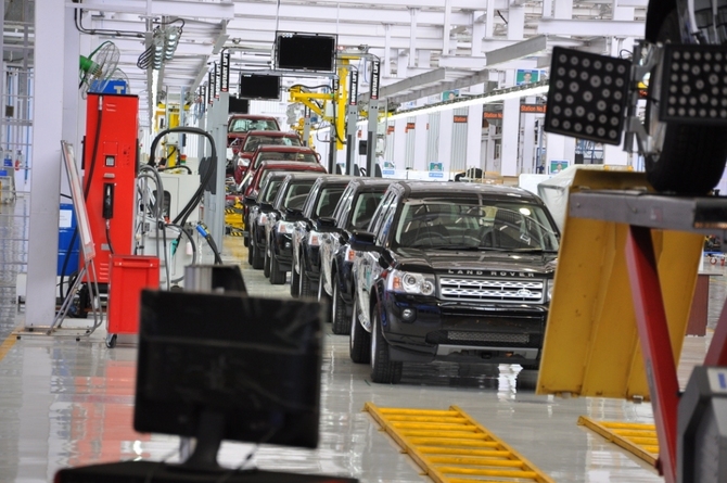 Jaguar Land Rover Wants More UK Teens to Become Engineers Jaguar Land Rover Wants More UK Teens to Become Engineers