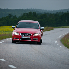 Volvo V70 DRIVe Start/Stop R-Design Volvo V70 DRIVe Start/Stop R-Design