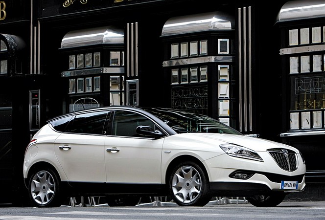 Lancia Delta 1.6 Multijet 120cv Platino Lancia Delta 1.6 Multijet 120cv Platino