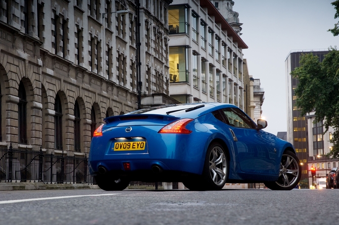 Nissan 370Z 3.7 328 Base Nissan 370Z 3.7 328 Base