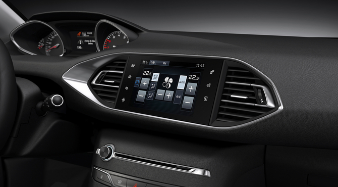 The new infotainment system has a physical volume knob but touch controls The new infotainment system has a physical volume knob but touch controls