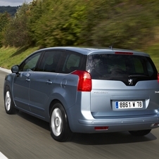 Peugeot 5008 Executive 1.6 HDi 112 CVM6 Peugeot 5008 Executive 1.6 HDi 112 CVM6