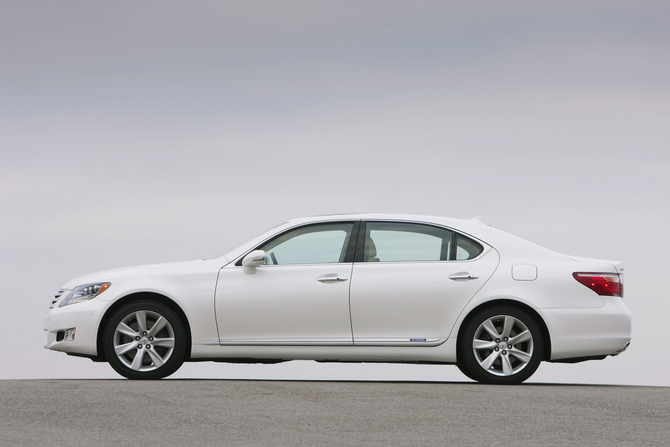 Lexus LS 600h L Lexus LS 600h L