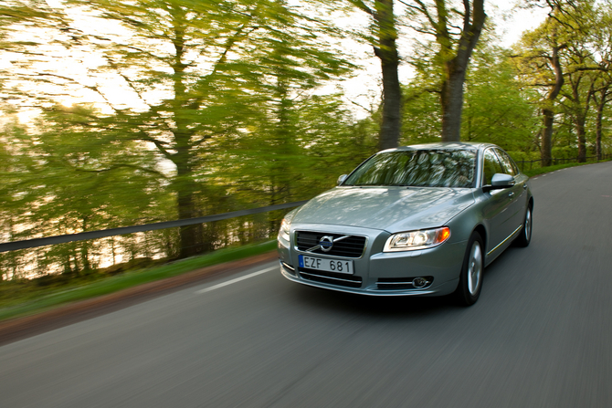 Volvo S80 2.0T Momentum Volvo S80 2.0T Momentum