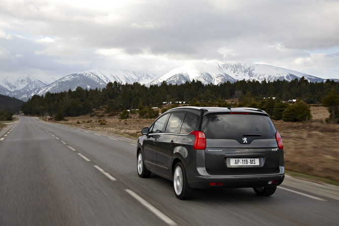 Peugeot 5008 2.0 HDi Exclusive Peugeot 5008 2.0 HDi Exclusive