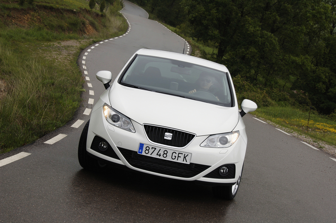 Seat Ibiza SC 14 16V Sport share tell a friend share on facebook