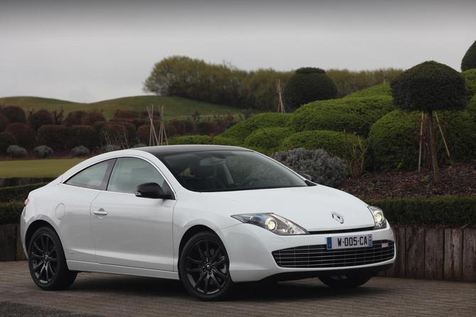 Renault Laguna Coupé Monaco GP dCi 180 (131 kW) Renault Laguna Coupé Monaco GP dCi 180 (131 kW)