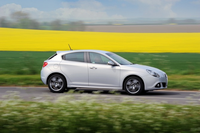 Alfa Romeo Giulietta 2.0 JTDM-2 Exclusive TCT Alfa Romeo Giulietta 2.0 JTDM-2 Exclusive TCT