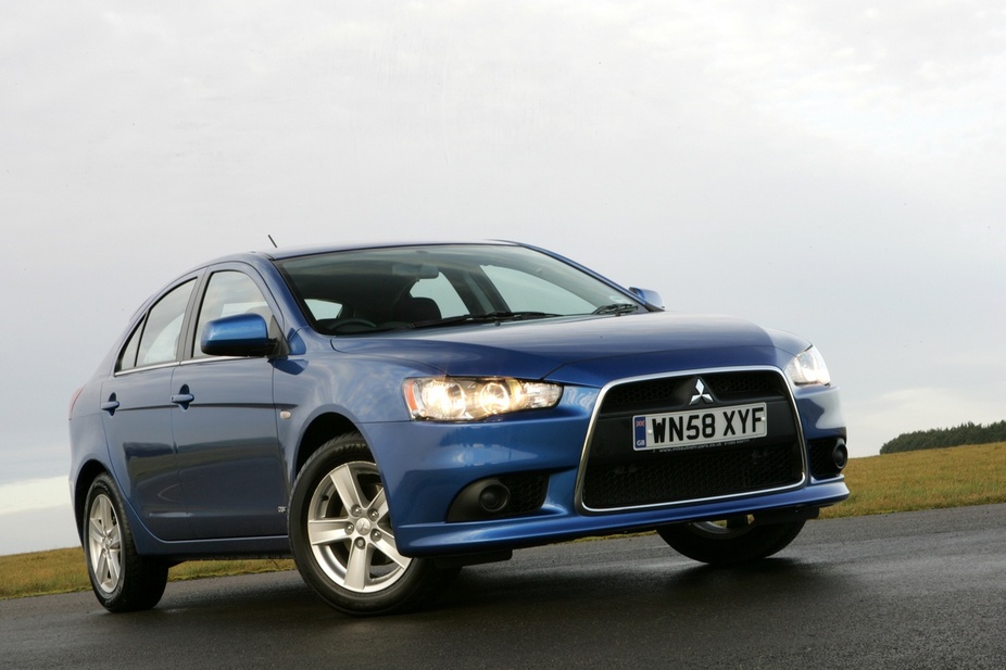 Mitsubishi Lancer SB 1.5 Invite 2 photos and 58 specs