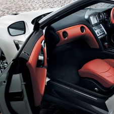 Nissan GTR Updated for 2013 with Better Response and Handling