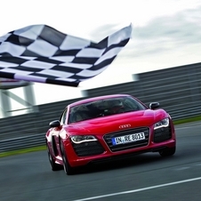 Audi R8 e-tron bateu recorde de um veículo de produção elétrico no circuito de Nürburgring